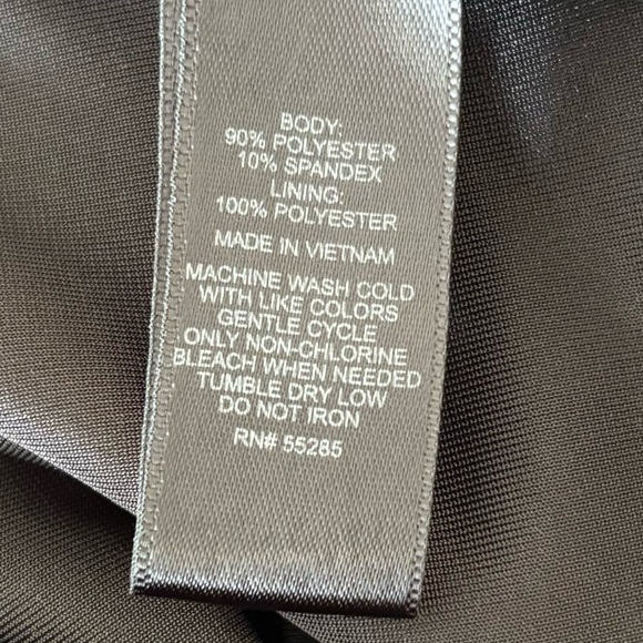 Express Women's Black Velvet Velour Plunging Neckline Long Sleeve Romper Size XS - Picture 10 of 10